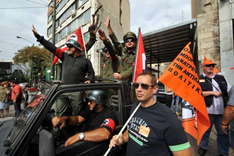 Παλινόρθωση του εθνικολαϊκισμού