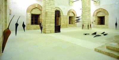 Ζητεί να… μεταφερθεί εικαστική έκθεση ο Δήμος Πύλου - Νέστορος!