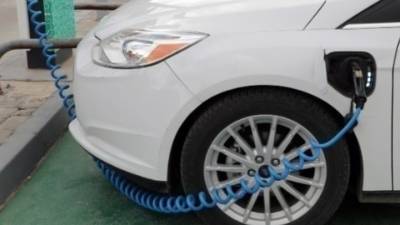 Η ΕΕ προχωρά στην επιβολή επιπρόσθετων δασμών ως και 35% στα ηλεκτρικά αυτοκίνητα από Κίνα