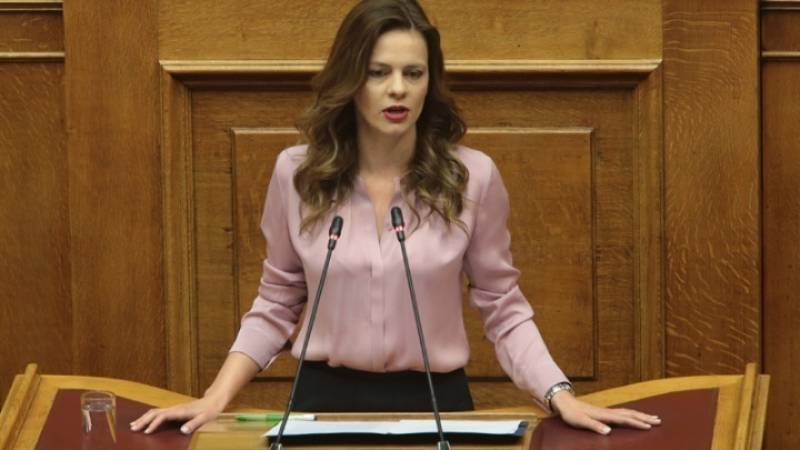 Ε. Αχτσιόγλου: Ο κ. Βρούτσης κάνει αντιπολίτευση στην αντιπολίτευση ανακαλύπτοντας υποτιθέμενες "τρύπες"