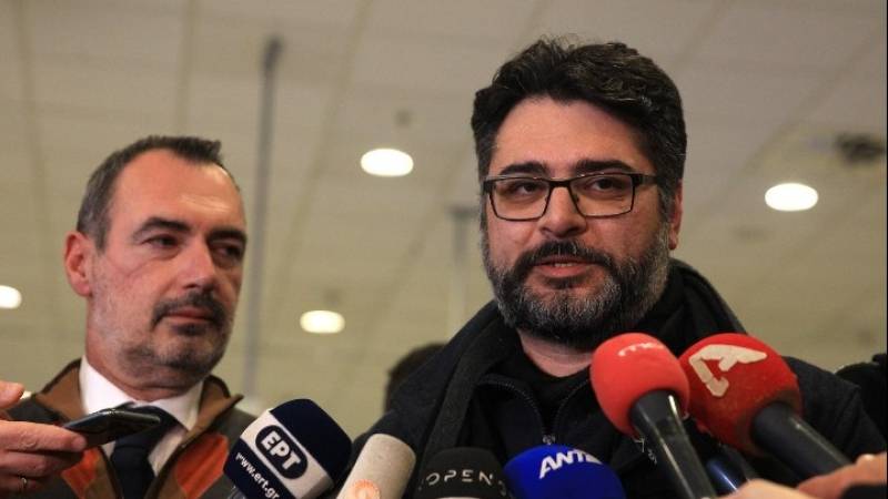 Έφτασε στην Αθήνα ο Ελληνας Πρόξενος Μ. Ανδρουλάκης: “Αυτό που συμβαίνει στη Μαριούπολη είναι τραγωδία” (βίντεο)