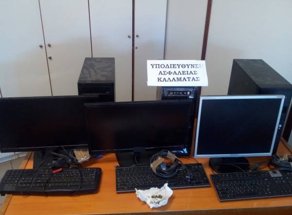 Τέσσερις συλλήψεις για "φρουτάκια" και χασίς σε καφέ μπαρ στην Καλαμάτα