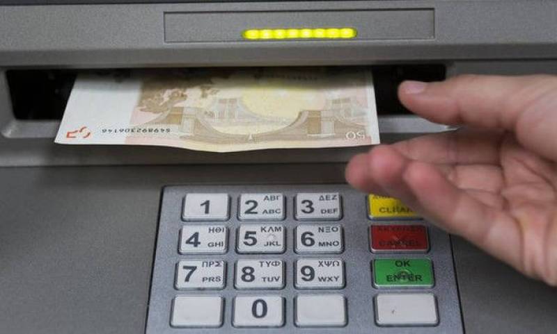 Capital controls: Αυξάνεται το όριο ανάληψης στα 2.300 ευρώ