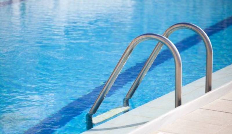 Νέα Μάκρη: Χωρίς τις αισθήσεις του ανασύρθηκε 10χρονη από πισίνα ξενοδοχείου (βίντεο)