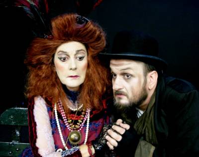 Τελευταίες παραστάσεις για την “Τρελή του Σαγιό”