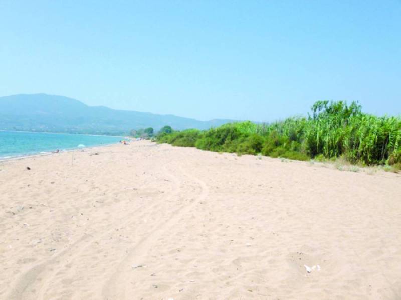 Λαϊκή Συσπείρωση Πελοποννήσου: Επερώτηση για πρόσβαση στην παραλία της Βελίκας