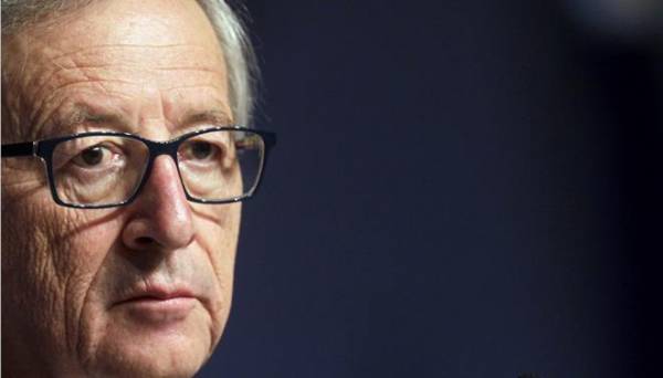 Γιούνκερ: ''Το grexit έχει φύγει οριστικά από το τραπέζι"