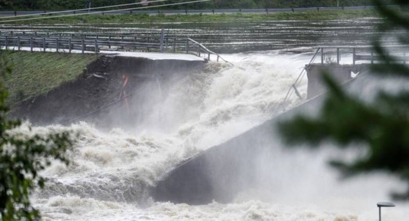 Στο έλεος της κακοκαιρίας η Νορβηγία: Έσπασε φράγμα, πλημμύρισαν δρόμοι, εκκενώθηκαν κοινότητες (Βίντεο)