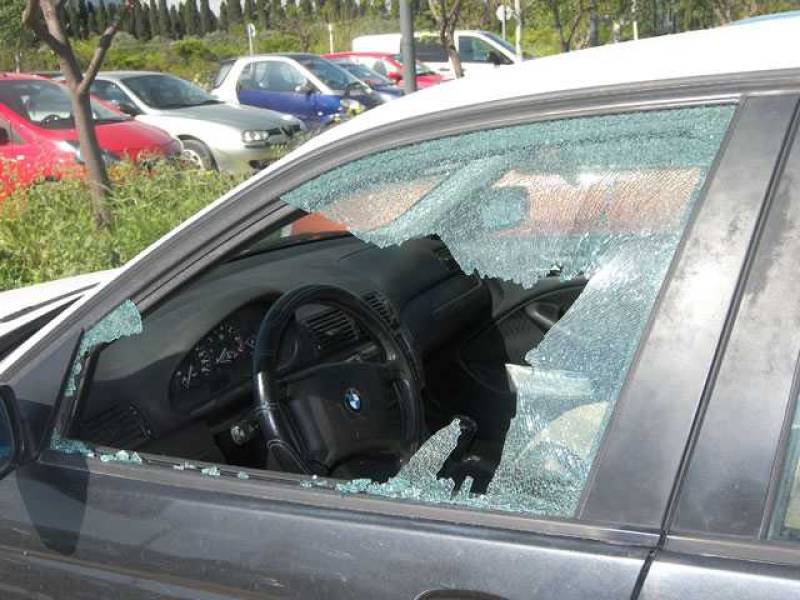 Μεσσήνη: Ζημιές και κλοπή σε αυτοκίνητο γνωστού δημοσιογράφου στη Μπούκα