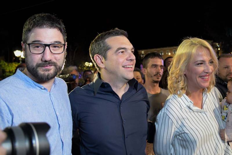 Τσίπρας προς τους εκλεγέντες δημάρχους και περιφερειάρχες: "Να κάνετε καλύτερες πόλεις, περιφέρειες και τοπικές κοινωνίες"