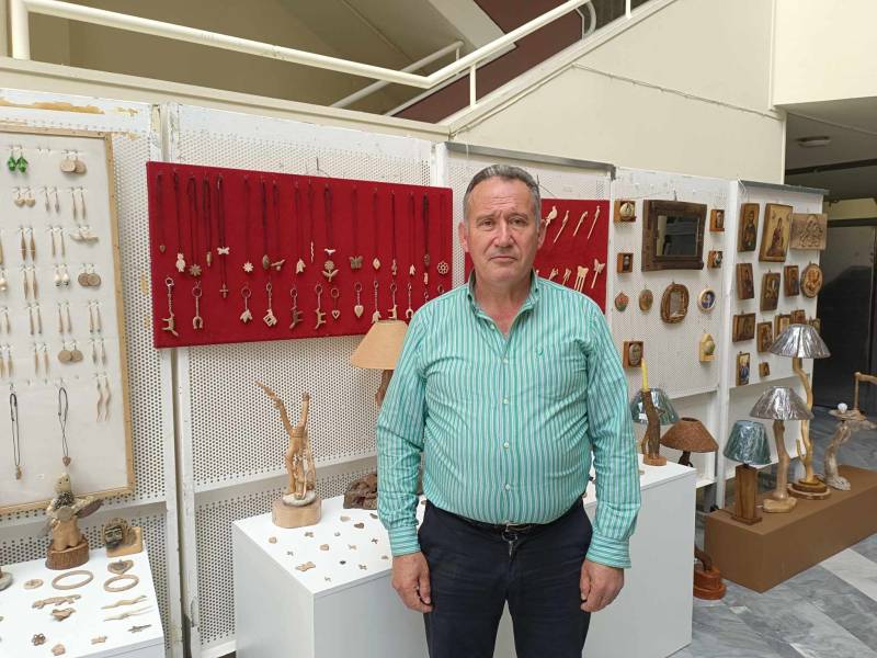 Φώτης Γεωργακάς: Περίτεχνες δημιουργίες με βάση το ξύλο και την πέτρα