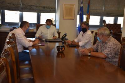 Σύμβαση για αποχέτευση σε Θουρία και Λέικα