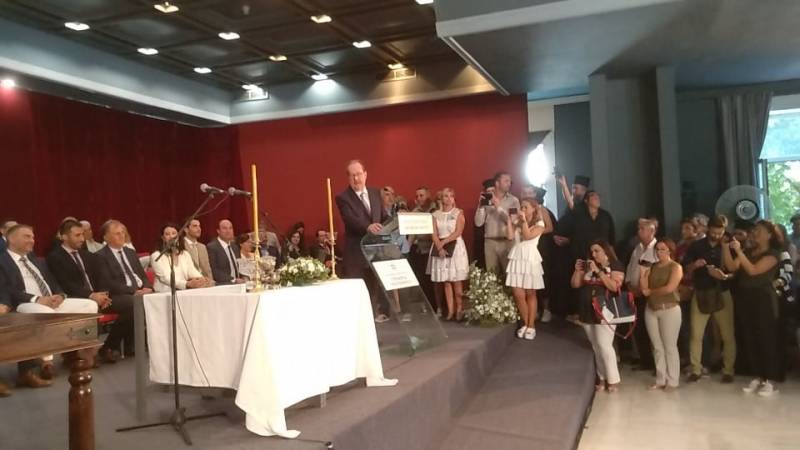 Σε εξέλιξη η τελετή ορκωμοσίας του νέου Περιφερειάρχη Πελοποννήσου (Βίντεο+φωτογραφίες)
