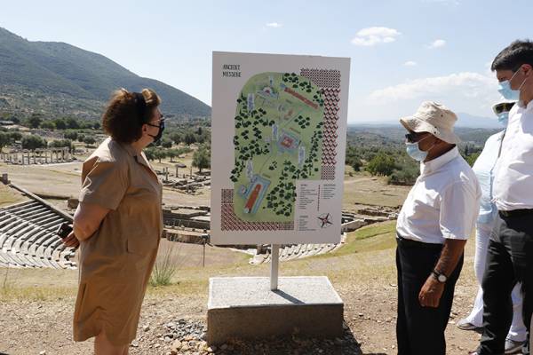 Η Μενδώνη στην Αρχαία Μεσσήνη: “Βρείτε τα για το μουσείο και τα λέμε” (βίντεο)