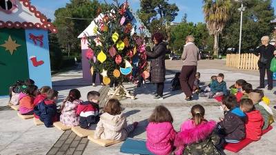 Μαθητές στόλισαν την κεντρική πλατεία της Μεσσήνης