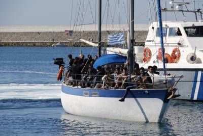 Το μεταναστευτικό απειλεί τη δημοκρατία