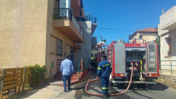 Φωτιά σε σπίτι στη Λεΐκων στην Καλαμάτα