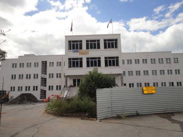 Η τρόικα καθυστερεί το νέο Δημαρχείο σύμφωνα με το Νίκα