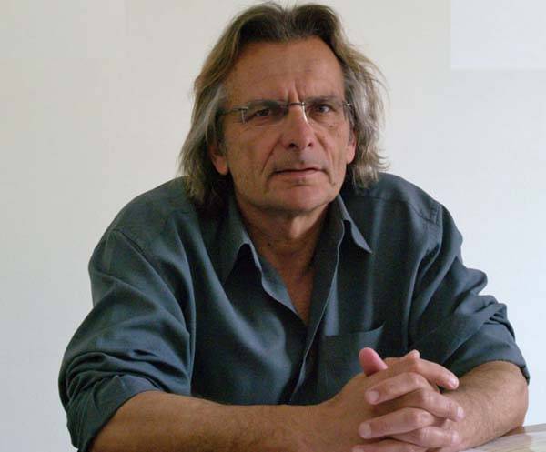 Πιο συγκεντρωτικά, πιο αυταρχικά, πιο πελατειακά