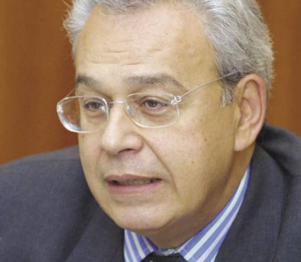 Συζήτηση για την νεοελληνική ταυτότητα με τον Παναγιώτη Γεννηματά στο "Καφέ Σινέ"