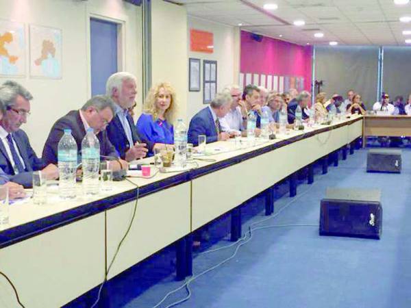 Κυβερνητικός στόχος η απαξίωση και χειραγώγηση της αυτοδιοίκησης;