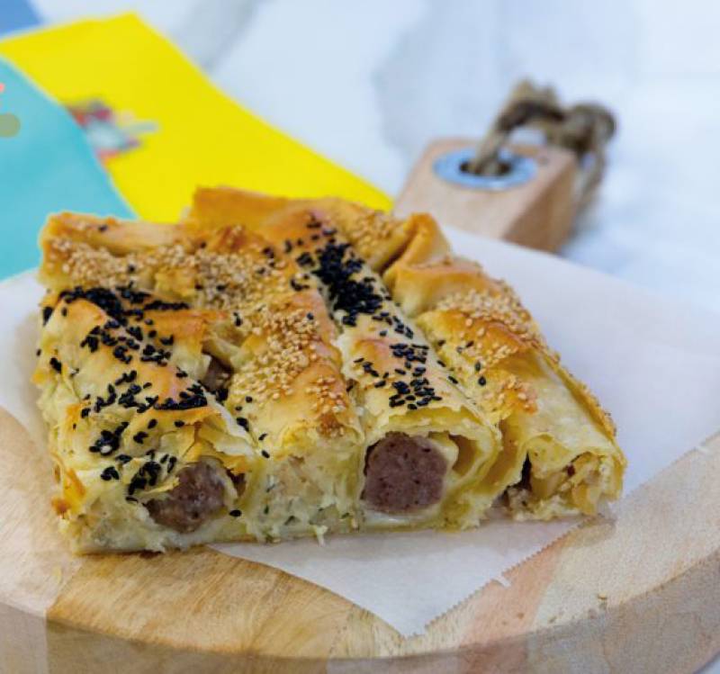 Παραδοσιακή φασολόπιτα με κεμπάπ Φλωρίνης