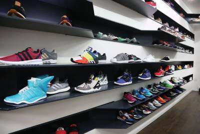 &quot;Μαϊμού&quot; Nike και Adidas σε κατάστημα της Καλαμάτας