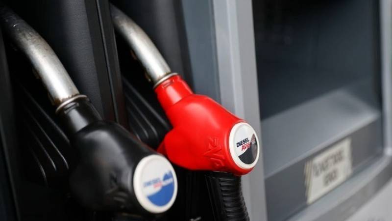 Γερμανία: Οι τιμές καυσίμων υποχρεώνουν τους οδηγούς να χρησιμοποιούν λιγότερο τα ΙΧ τους