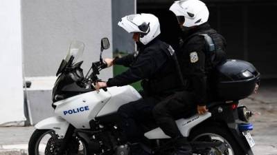 Παρίσταναν τους συντηρητές ανελκυστήρων και «ξάφριζαν» σπίτια