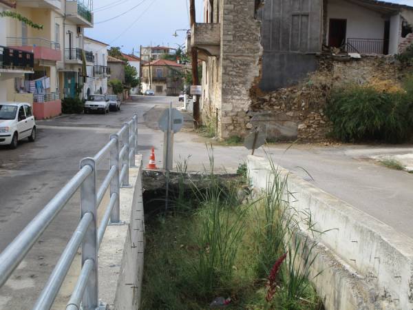 Κίνδυνος πλημμύρας από ρέμα στη Θουρία