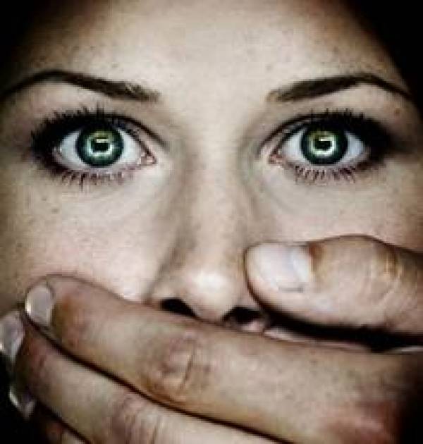 Απείλησε να σφάξει τη  μάνα του με κλαδευτήρι και καταδικάστηκε σε 14 μήνες φυλάκιση