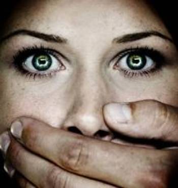 Απείλησε να σφάξει τη  μάνα του με κλαδευτήρι και καταδικάστηκε σε 14 μήνες φυλάκιση