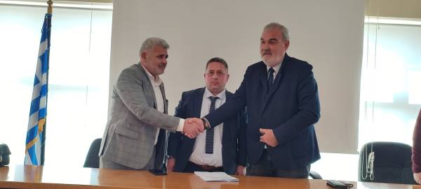 Τριφυλία: Επεσαν υπογραφές για την αντικατάσταση του δικτύου του υδραγωγείο του Συνδέσμου Υδρευσης &quot;Καπετάν Τέλος Άγρας&quot;