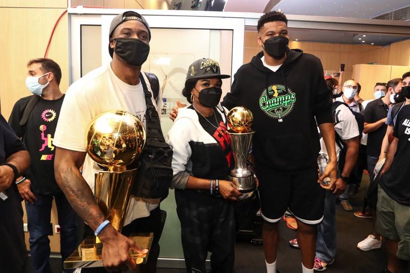 Μεσσηνία: Στην Costa Navarino Γιάννης και Θανάσης Αντετοκούνμπο