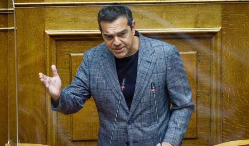 Τσίπρας: Πάρτε πίσω την «αθλιότητα» που αφήνει 30.000 μαθητές εκτός ΑΕΙ