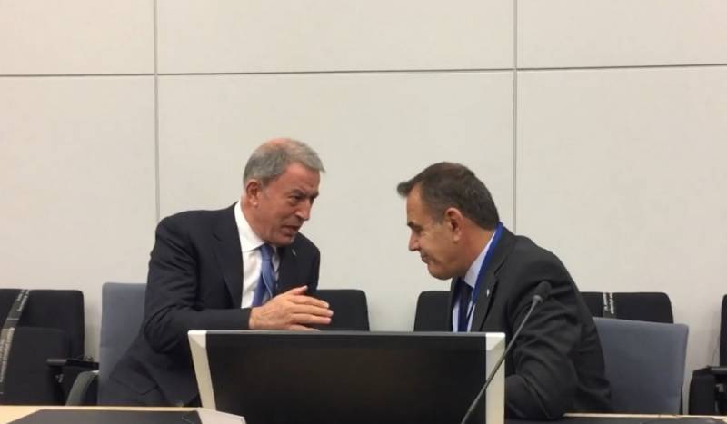 Προς συνάντηση Παναγιωτόπουλου – Ακάρ στις Βρυξέλλες (βίντεο)