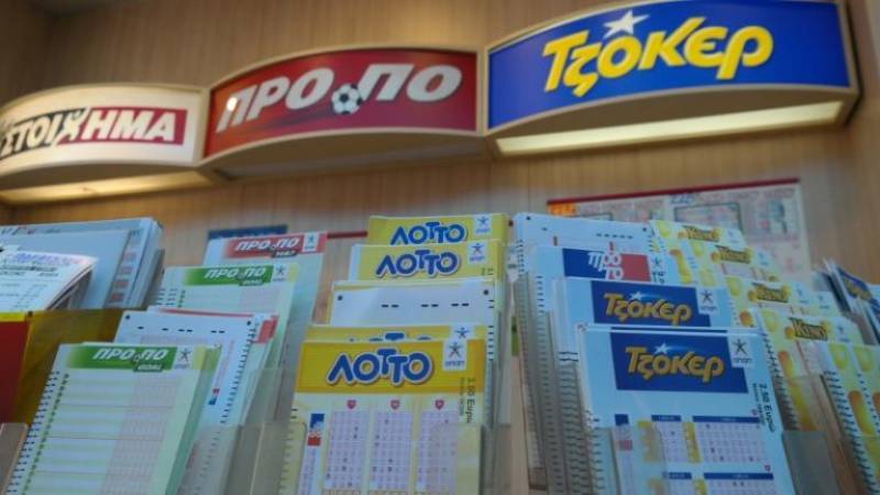 Καλαμάτα: Εκλεψε κάρτες και πήγε για... Τζόκερ!