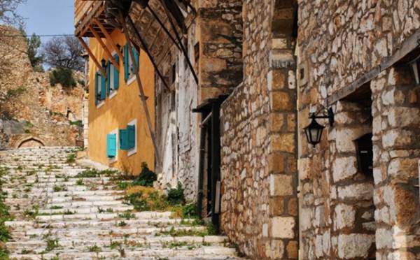 Ο Ιωάννης Σταθόπουλος νέος πρόεδρος του Συλλόγου για την Προστασία και Αναβίωση της Ανω Πόλης Κυπαρισσίας