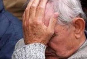 Κάνουν τους εφοριακούς και εξαπατούν ηλικιωμένους