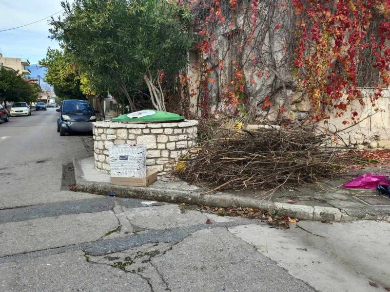 Απροσπέλαστο πεζοδρόμιο
