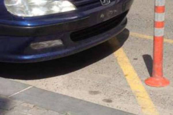 Αυξάνονται οι παράνομες σταθμεύσεις σε θέσεις ΑΜΕΑ