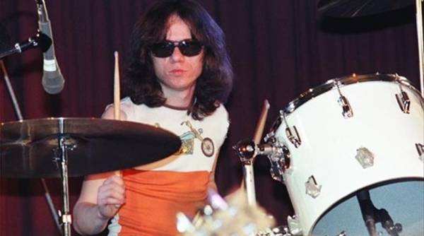 Πέθανε ο τελευταίος των "Ramones" (βίντεο)