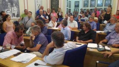 Υποκρισία και λαϊκισμός  πάνω από τις λάσπες