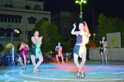 Εντυπωσίασαν τα χορευτικά του Μορφωτικού Κυπαρισσίας