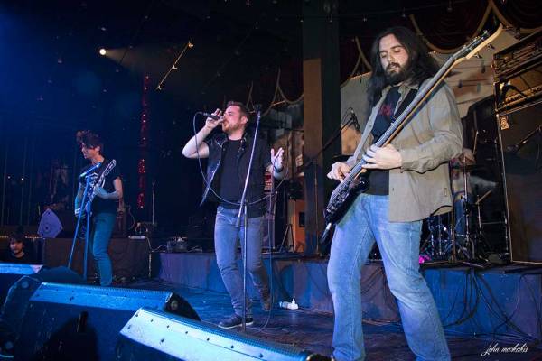 Δυνατή ροκ βραδιά στο "Please don't tell" στην Καλαμάτα (φωτογραφίες)