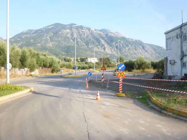 Κατεδαφίστηκε η μάντρα στην οδό Παπαφλέσσα