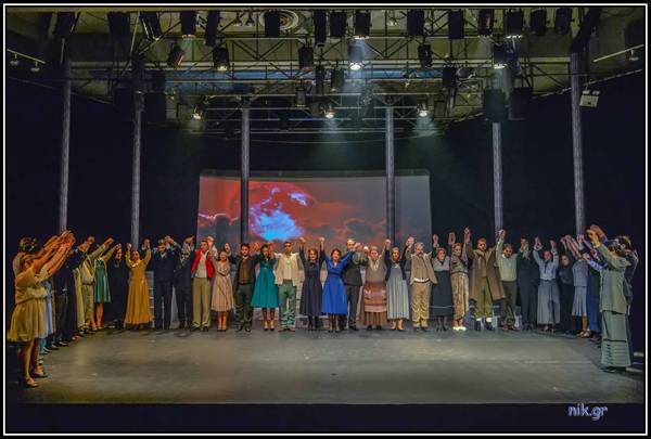 “Το τρίτο στεφάνι” μέχρι τις 18 Μαρτίου (φωτογραφίες)