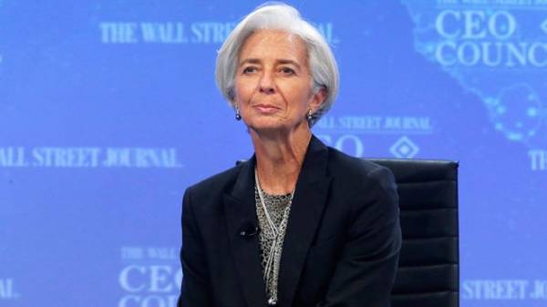 Απειλές και από τη Λαγκάρντ: Εκταμίευση δόσης μόνο μετά από επιτυχή αξιολόγηση του προγράμματος