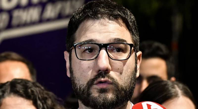 Ηλιόπουλος: Η κυβέρνηση να πάρει πίσω τις εγκληματικές επιλογές για το άνοιγμα των σχολείων