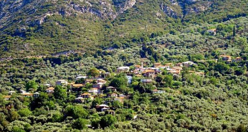 “Λαϊκή Συσπείρωση” για επικοινωνία σε Λαδά και Καρβέλι